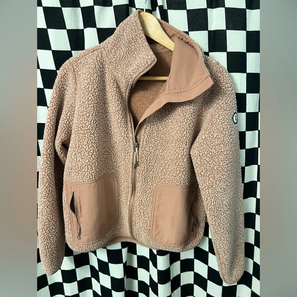 Vuori Women's Alpine Sherpa Jacket - Picture 11 of 16